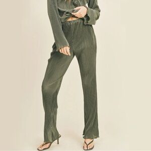 SALT + CO. - Bottom No. 06, Plisse Knit Pullover Pants in Evergreen (NWT)